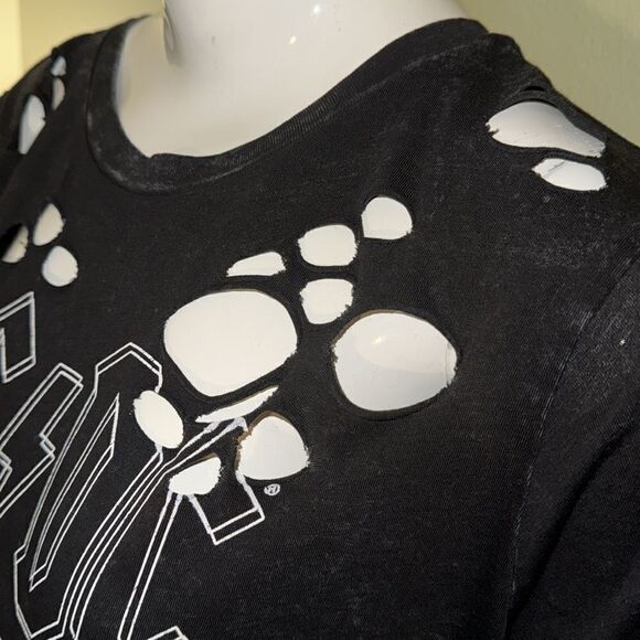 VINYL ICONS AC⚡️DC DISTRESSED T SHIRT - Picture 3 of 9